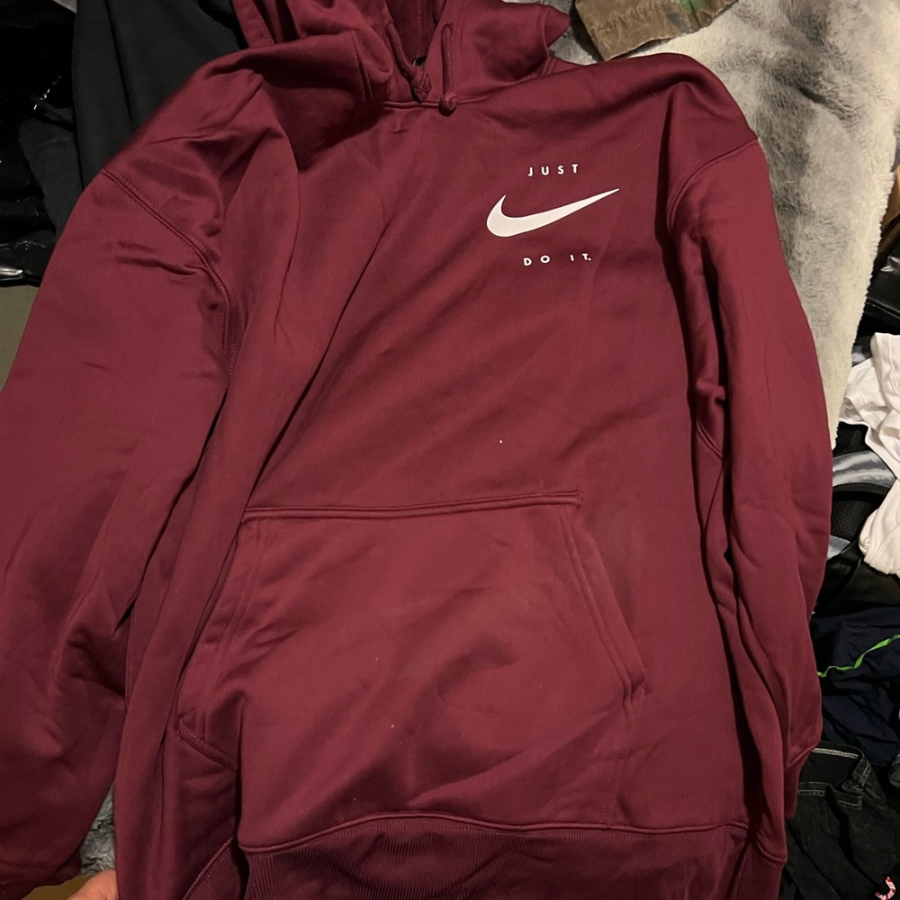 Wore once fits like a large it’s a men’s medium